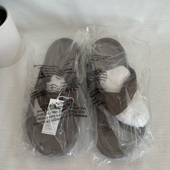 New Vionic Dennis Brown Leather Orthotic Flip Flop Sandals Men’s 8 - Picture 14 of 16